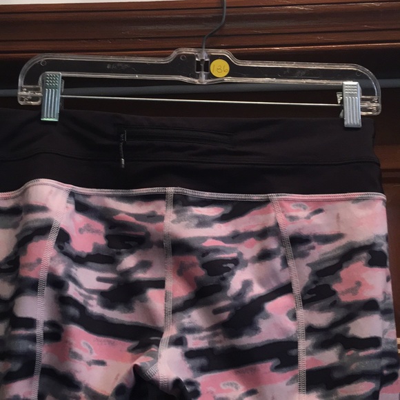 LULULEMON Run Inspire Crop - Wamo Camo - sz 8 EUC - Picture 3 of 5